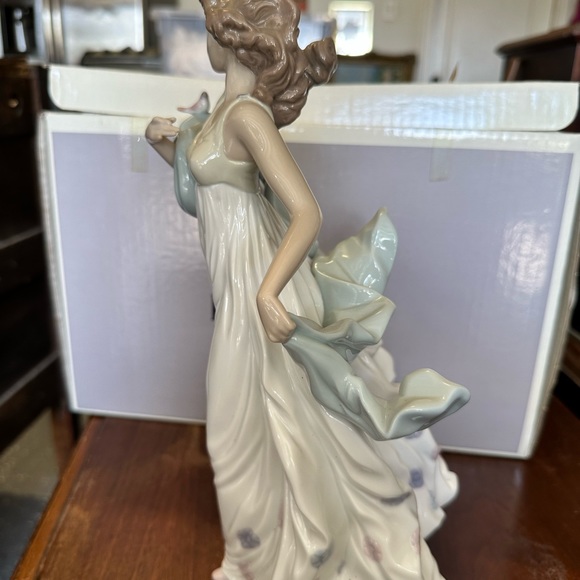 Lladro Summer Serenade 6193 statue girl figurine with bird - Picture 4 of 7